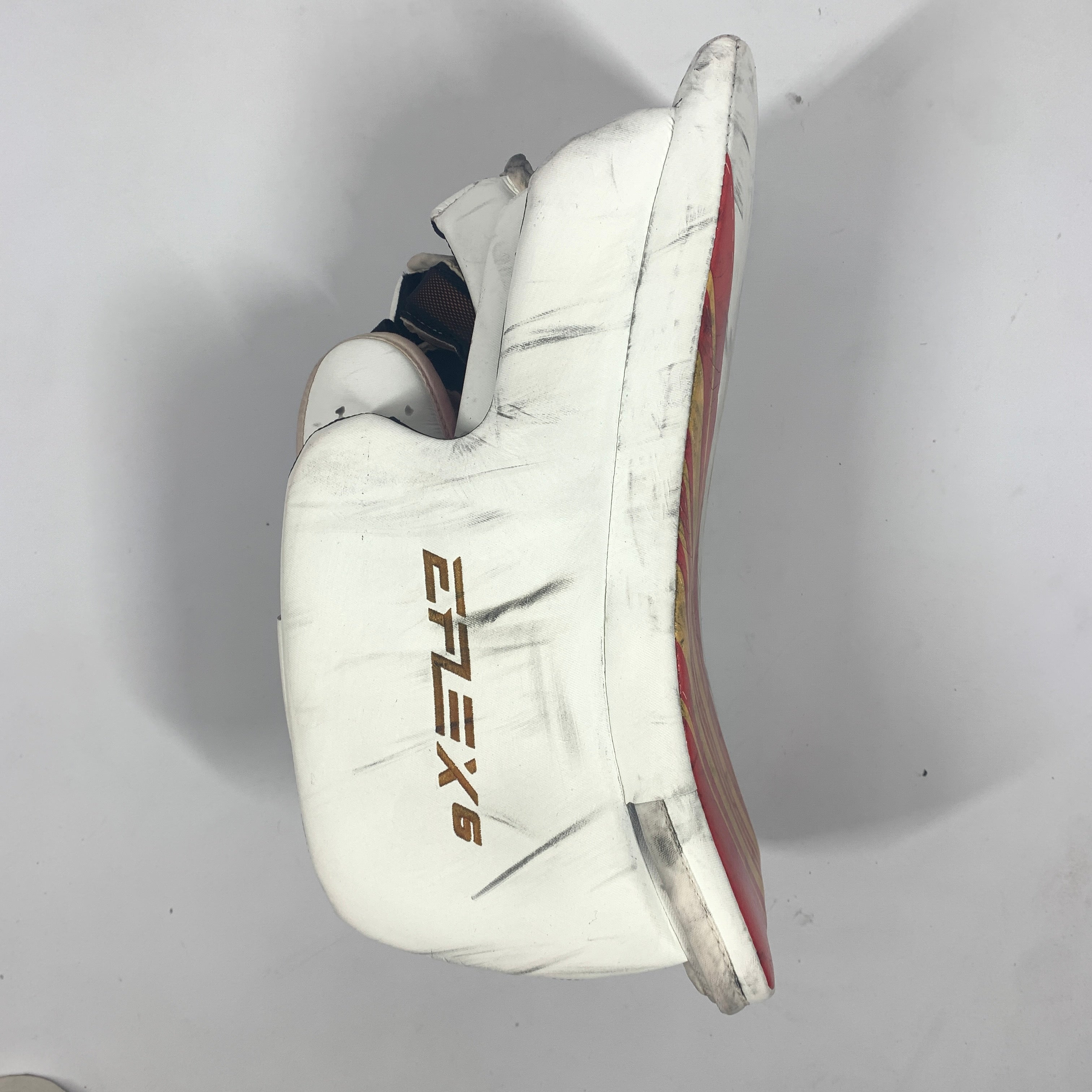 CCM Extreme Flex 6 - Bloqueur de gardien de but NHL Pro Stock d'occasion (rouge/jaune)